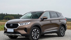 На фото: 2Nissan Patrol '2014–н.в.