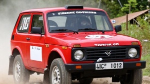 Спортивная LADA с квадратными огнями