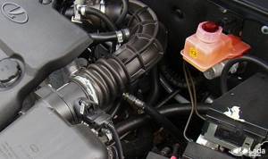 Замена тормозной жидкости в автомобилях Лада (разные способы)